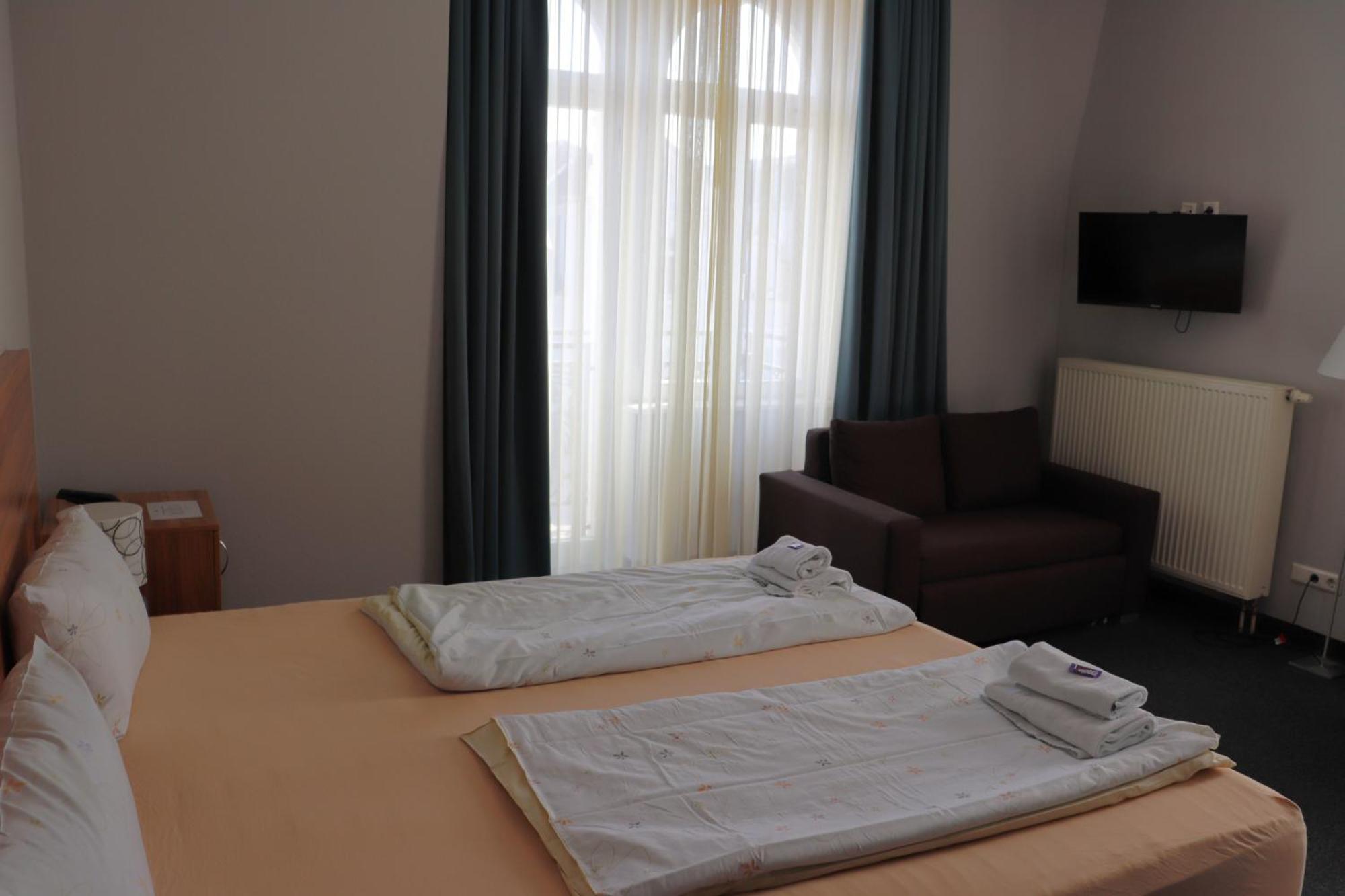 Hotel Garni Gaestehaus Der Kerckhoff-Klinik Бад Наухайм Стая снимка